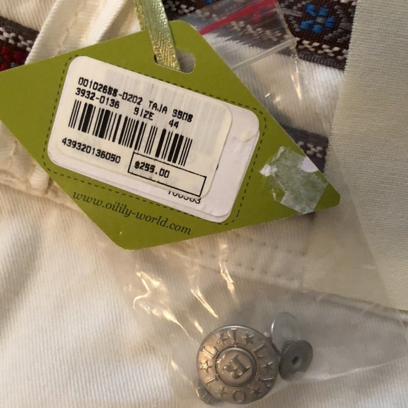 NWT original Oilily white and cream denim skirt with navy embroidery - Picture 3 of 16